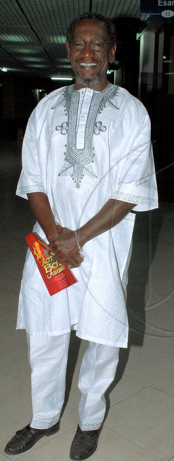 Colin Hamilton/freelance photographer
 Sydney Roberts, Florida based entertainment promoter wears this fabulous African inspired ensemble to the Actor Boy Awards.
********************************************************************************************************************************************************************** at the Courtleigh Auditorium on March 31was full of fashion, our camera caught a few of them.