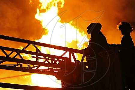 WrayandNephewFireB20090112RM