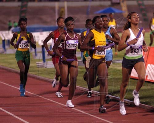 Ricardo Makyn/Staff Photographer.
Final day action at the Gibson Relays on Saturday 28.2.2009.