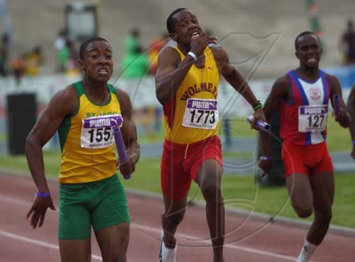 Ricardo Makyn/Staff Photographer.
Final day action at the Gibson Relays on Saturday 28.2.2009.