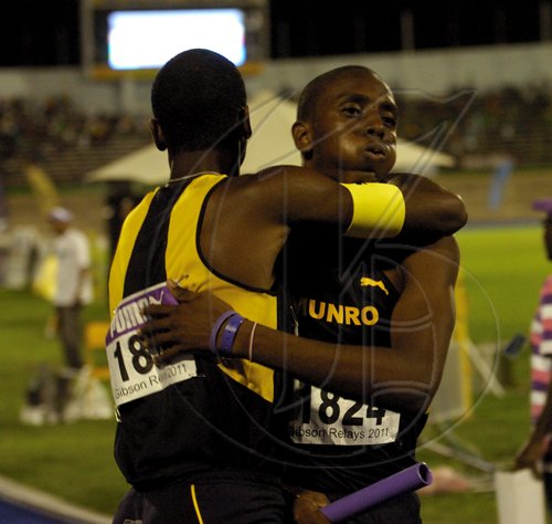 Ricardo Makyn/Staff Photographer.High School Boys' open  4x400 meters final at the Gibson Relays at the National Stadium on aturday