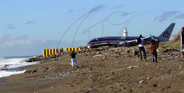 Norman Grindley /Chief Photographer
Plane crash December 23,2009.
