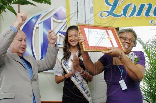Peta-Gaye Clachar/Freelance Photographer
Gleaner company Long Service Awards at the Gleaner's North Street Office on Monday, September 21, 2009.