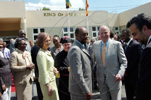 KingAndQueenVisitS20090218RB